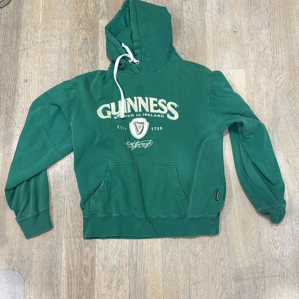 Guinness Hoodie
Size X-Large (Fits like Large tho)
Vintage
Great quality